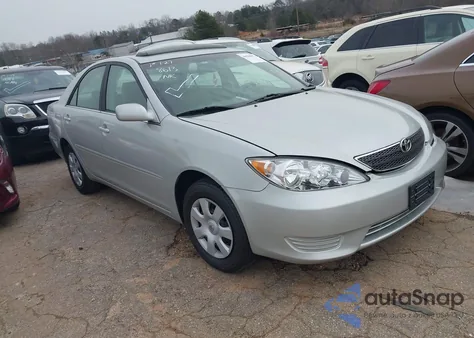 2005 Toyota Camry Le z USA, uszkodzony, nr VIN 4T1BE32K85U612291